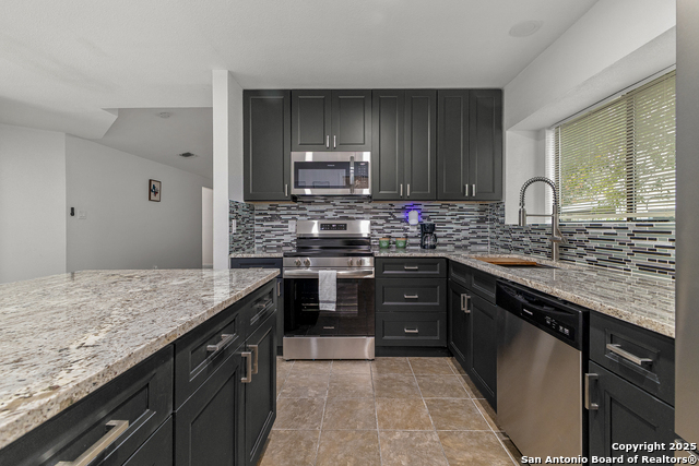 Image 10 of 27 For 371 Ash Village Dr