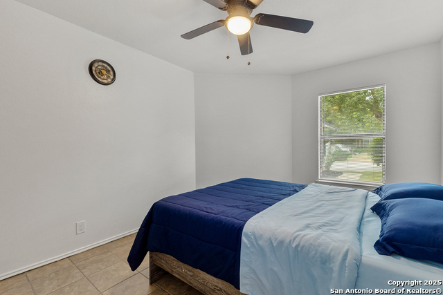 Image 21 of 27 For 371 Ash Village Dr