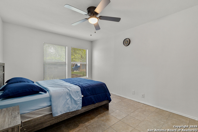 Image 22 of 27 For 371 Ash Village Dr