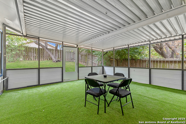 Image 23 of 27 For 371 Ash Village Dr