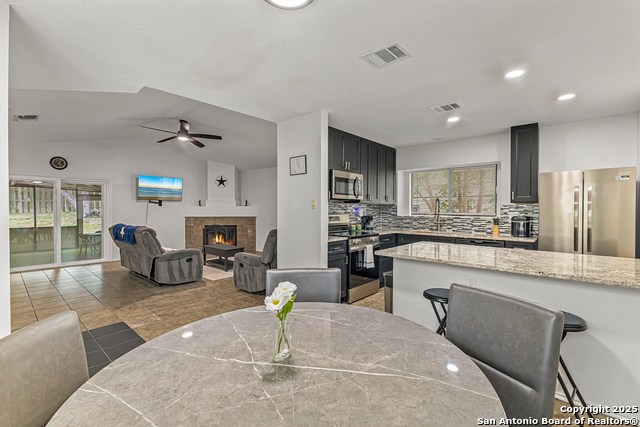 Image 6 of 27 For 371 Ash Village Dr