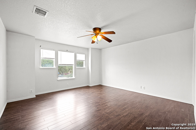 Image 10 of 19 For 6539 Benwood
