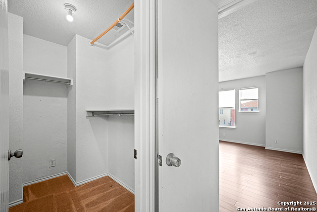 Image 12 of 19 For 6539 Benwood