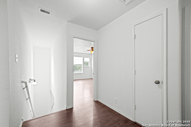 Image 13 of 19 For 6539 Benwood