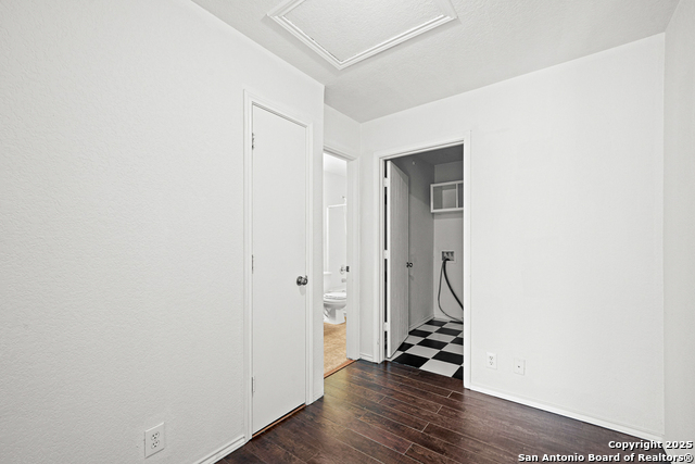 Image 14 of 19 For 6539 Benwood