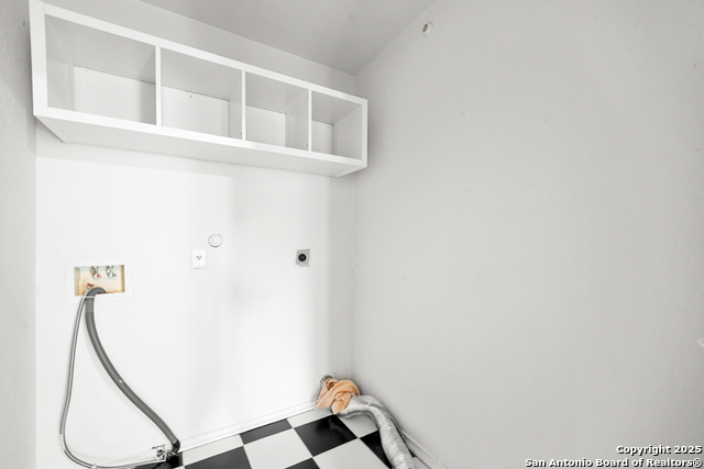 Image 15 of 19 For 6539 Benwood