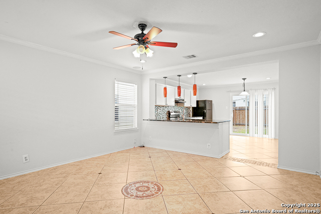 Image 3 of 19 For 6539 Benwood