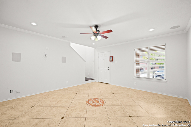 Image 5 of 19 For 6539 Benwood