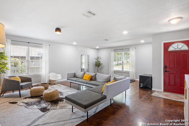 Image 3 of 19 For 7314 Raintree Forest