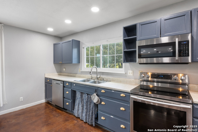 Image 8 of 19 For 7314 Raintree Forest
