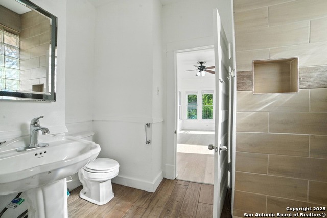 Listing photo id 9 for 1506 Martin W