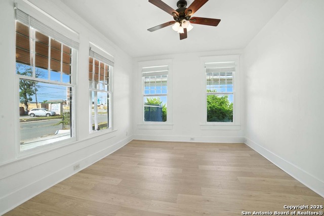 Listing photo id 17 for 1506 Martin W