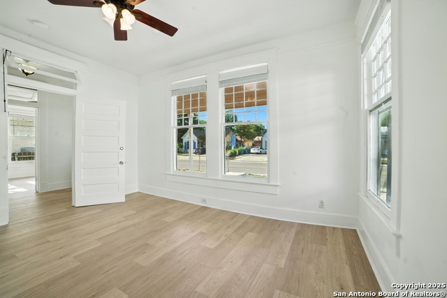 Listing photo id 18 for 1506 Martin W