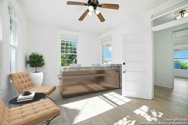 Listing photo id 27 for 1506 Martin W