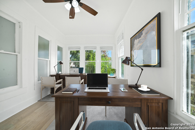 Listing photo id 29 for 1506 Martin W