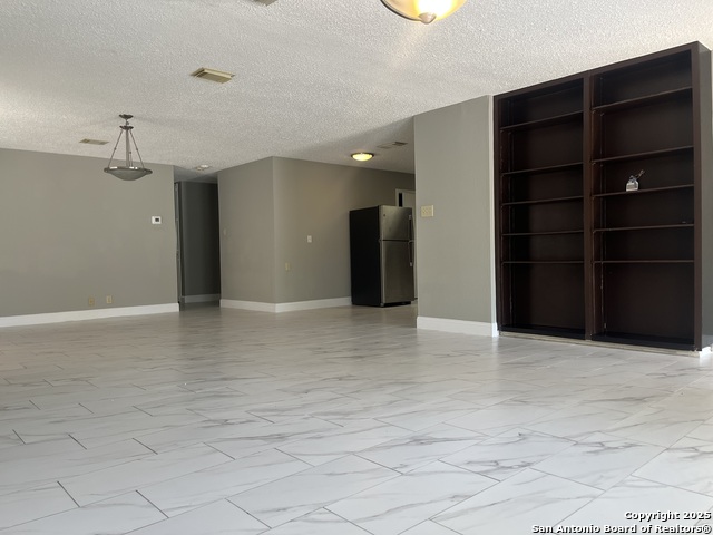 Image 7 of 25 For 8131 Grand Bend Dr