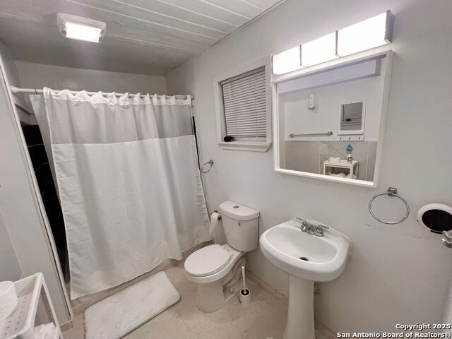 Image 11 of 29 For 444 Taft  A
