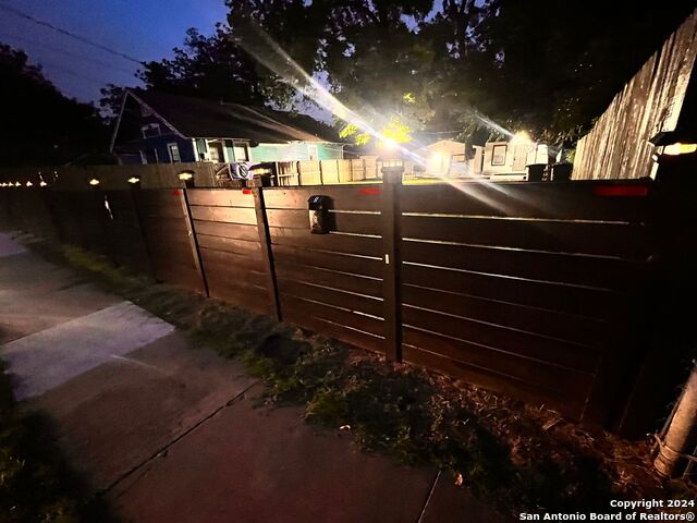 Image 18 of 29 For 444 Taft  A