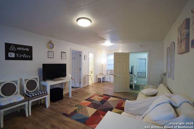 Image 4 of 29 For 444 Taft  A
