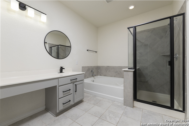 Image 15 of 27 For 521 Landmark Bluff