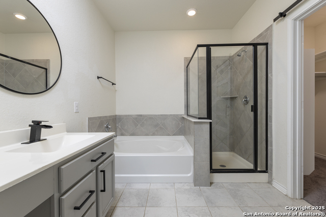 Image 16 of 27 For 521 Landmark Bluff