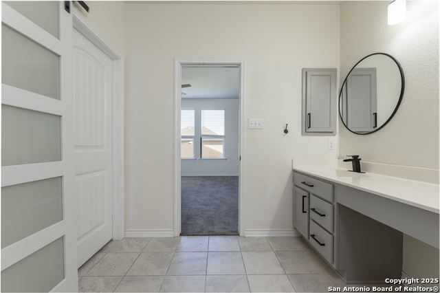 Image 17 of 27 For 521 Landmark Bluff