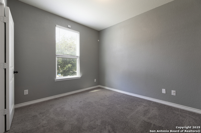 Image 20 of 27 For 521 Landmark Bluff