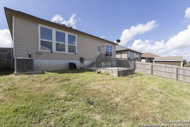 Image 26 of 27 For 521 Landmark Bluff