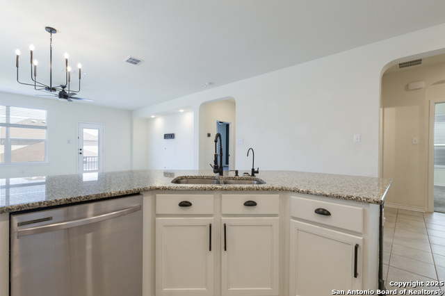 Image 7 of 27 For 521 Landmark Bluff