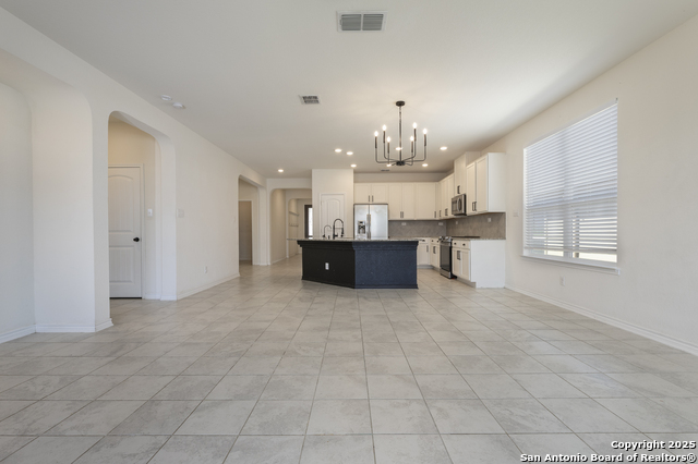 Image 9 of 27 For 521 Landmark Bluff