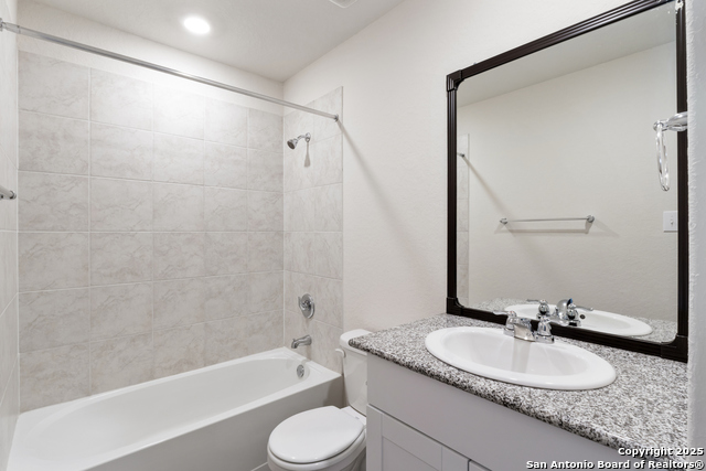 Image 24 of 33 For 3362 Stoney Knoll