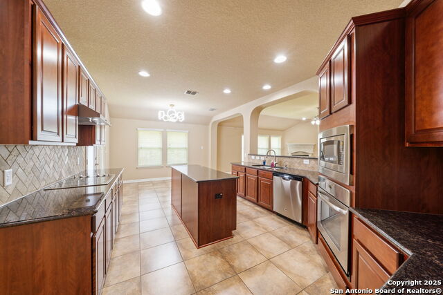 Image 10 of 27 For 413 Carlow