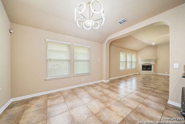 Image 11 of 27 For 413 Carlow