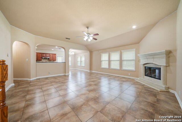 Image 4 of 27 For 413 Carlow