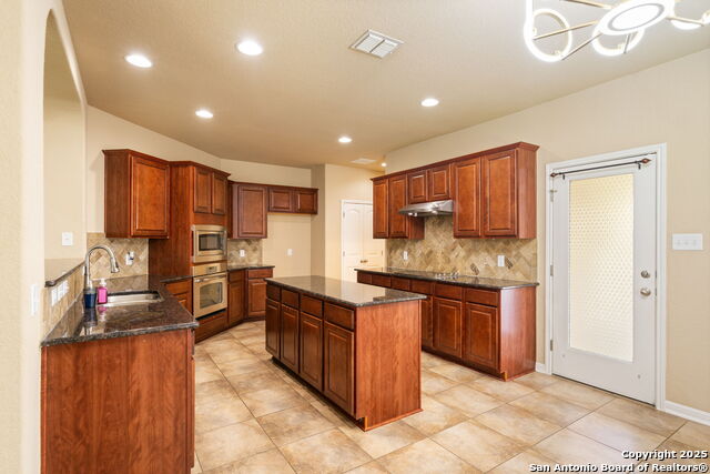 Image 8 of 27 For 413 Carlow