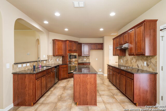 Image 9 of 27 For 413 Carlow