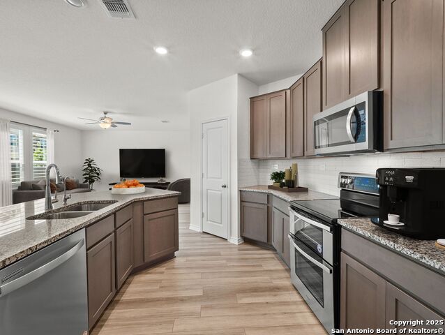 Listing photo id 2 for 3865 Bentwood