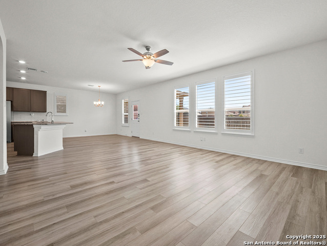 Listing photo id 5 for 3865 Bentwood