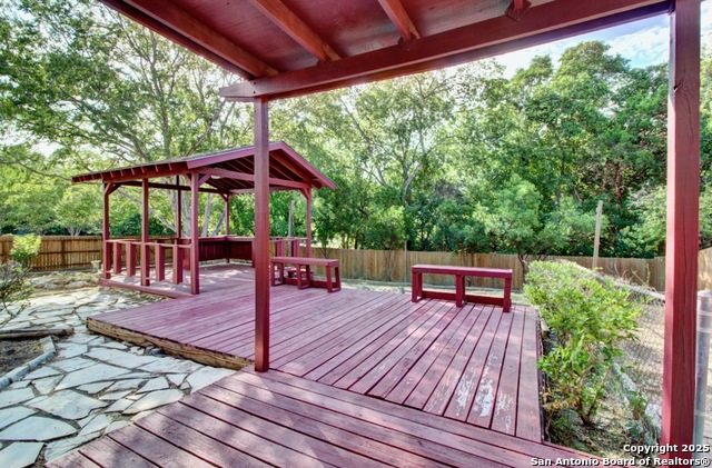 Listing photo id 23 for 8203 Brightstone
