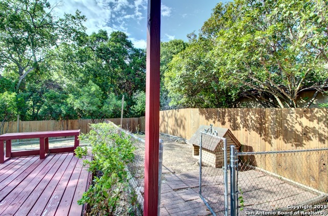 Listing photo id 25 for 8203 Brightstone
