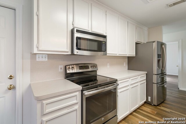 Listing photo id 9 for 434 Watts  