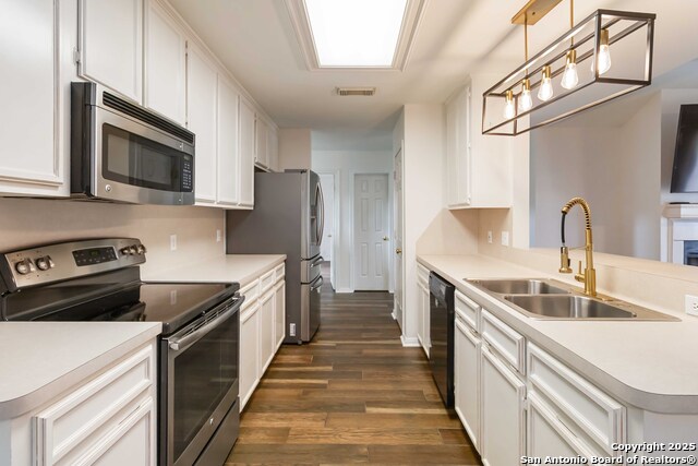 Listing photo id 10 for 434 Watts  