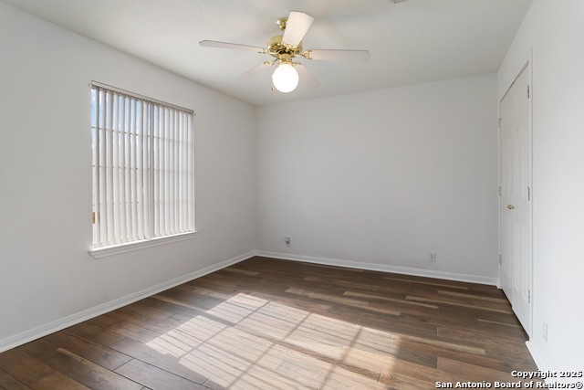 Listing photo id 14 for 434 Watts  