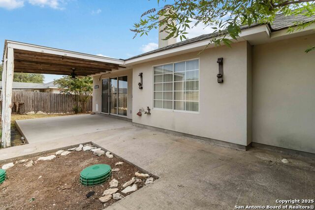 Listing photo id 23 for 434 Watts  