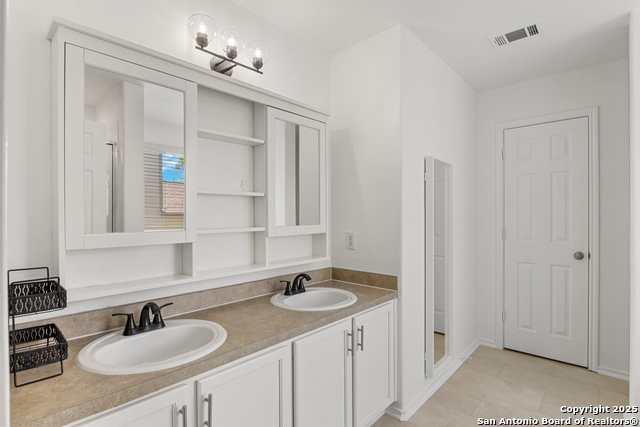 Image 13 of 20 For 15714 Hastings