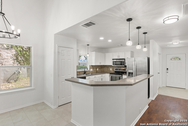 Image 8 of 20 For 15714 Hastings