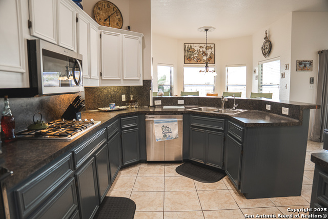 Listing photo id 8 for 13849 Doubloon St