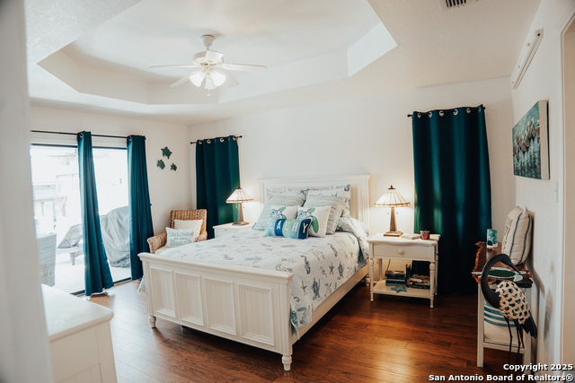 Listing photo id 10 for 13849 Doubloon St