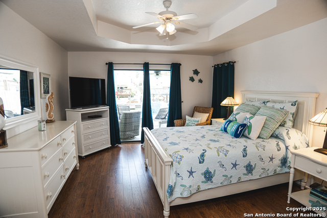 Listing photo id 12 for 13849 Doubloon St