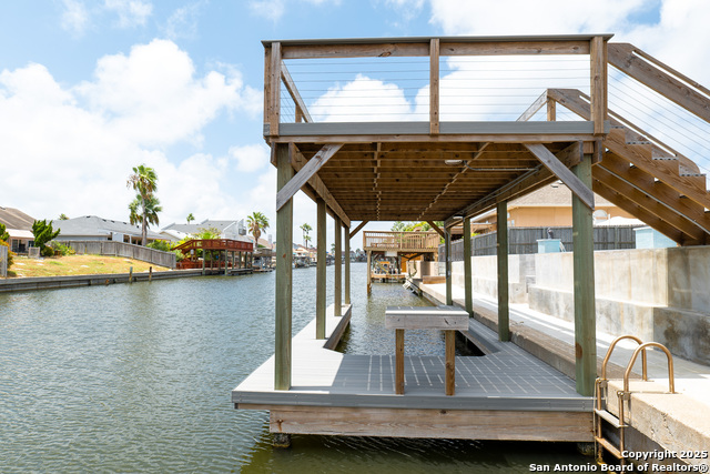 Listing photo id 25 for 13849 Doubloon St